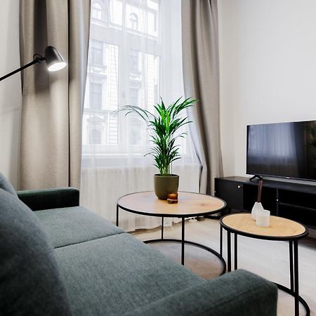 Rigaapartment Elizabetes 22 Self-Service Aparthotel Buitenkant foto