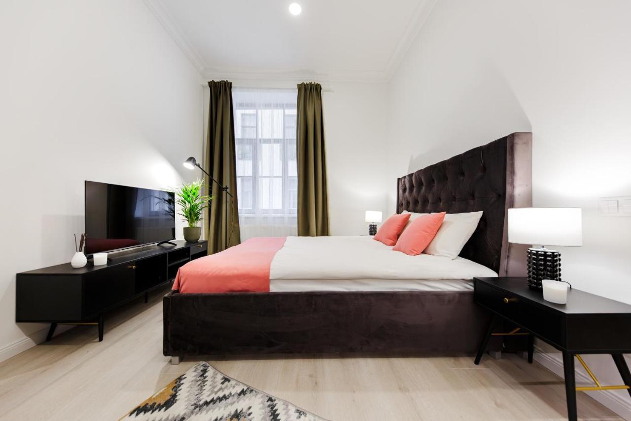 Rigaapartment Elizabetes 22 Self-Service Aparthotel Buitenkant foto
