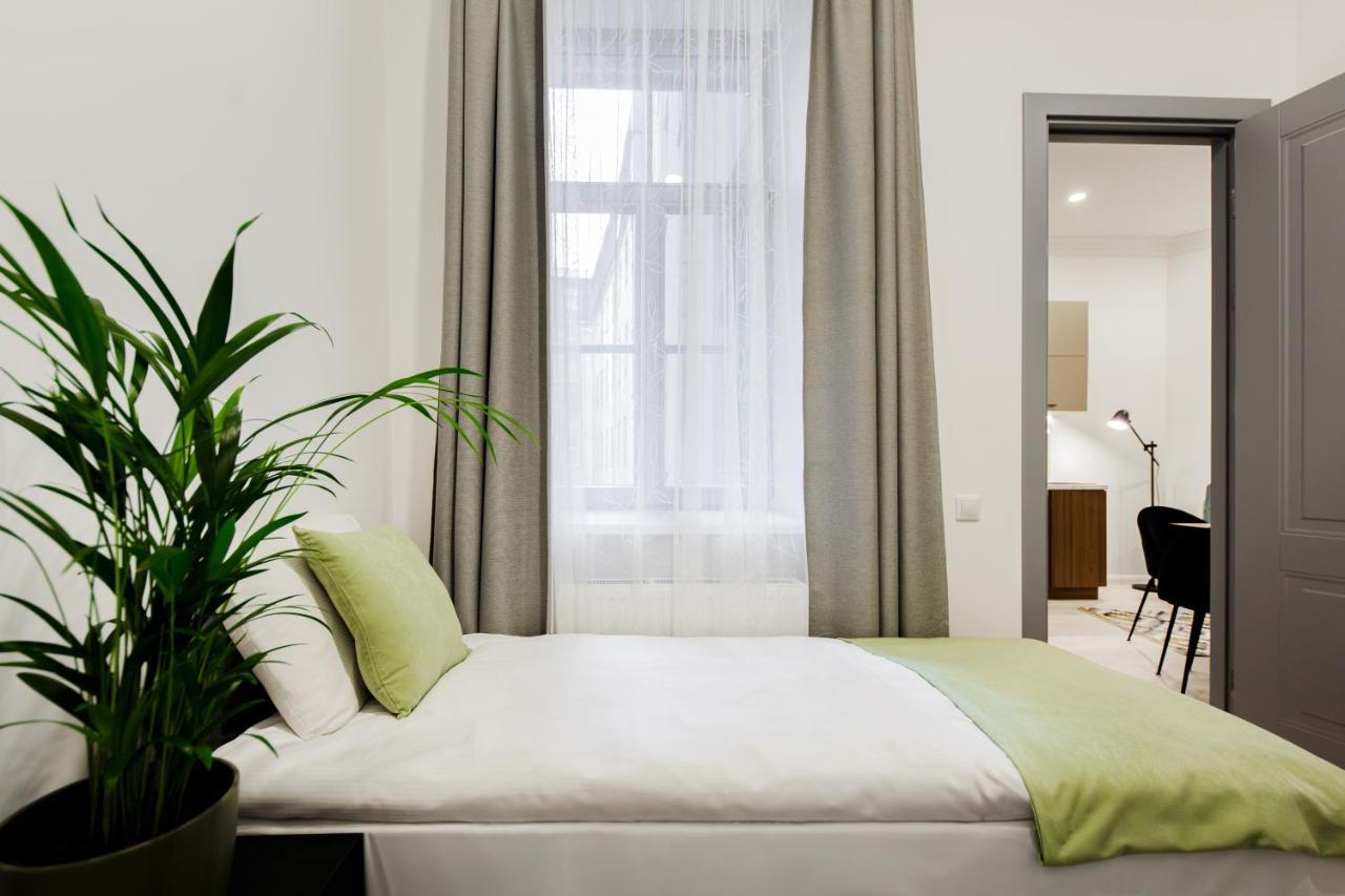 Rigaapartment Elizabetes 22 Self-Service Aparthotel Buitenkant foto