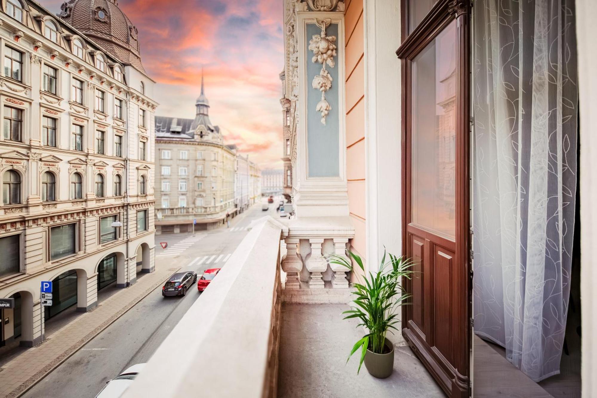 Rigaapartment Elizabetes 22 Self-Service Aparthotel Buitenkant foto